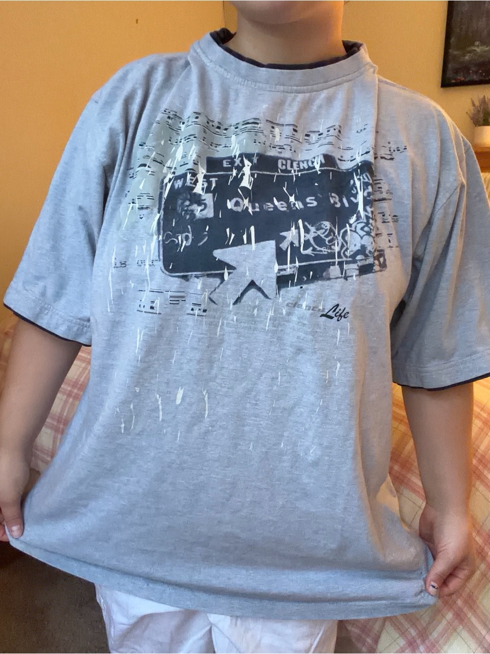 Vintage Y2K Clench Queens NY Graphic Tee
